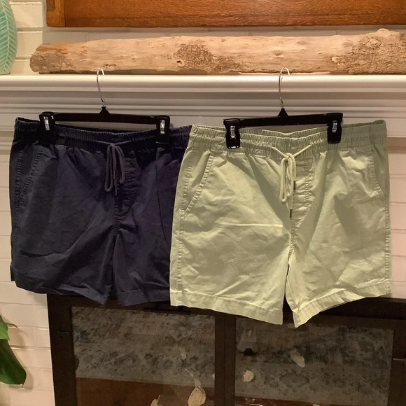 #74 Aeropostale Set of 2 Pull on Chino Shorts Men’s Size Medium - Picture 1 of 9